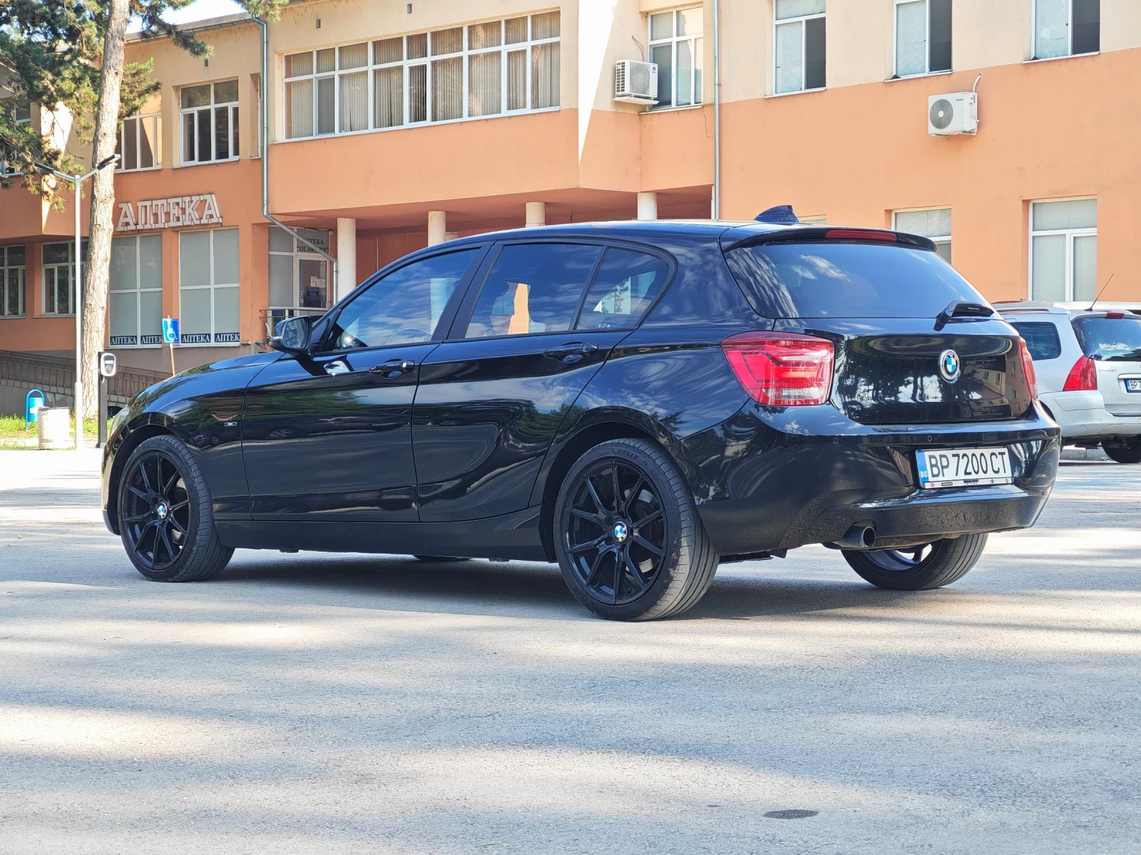BMW 120 120d* Sport Line* 8-Steptronik , снимка 6 - Автомобили и джипове - 54152858