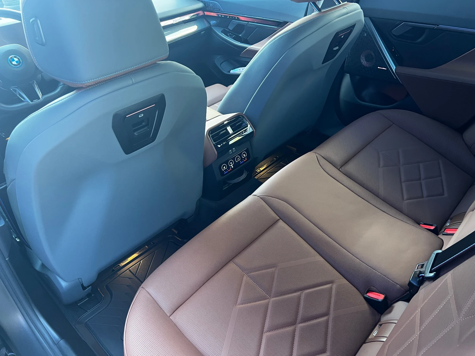 BMW 550 e xDrive, снимка 9 - Автомобили и джипове - 54205081