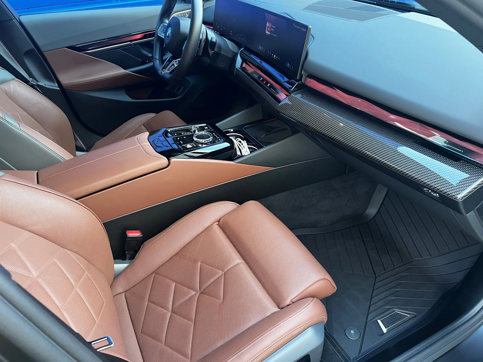 BMW 550 e xDrive, снимка 12 - Автомобили и джипове - 54205081