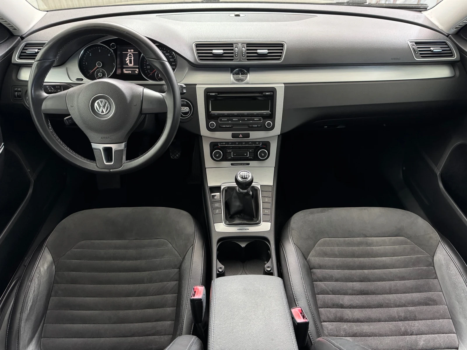 VW Passat 2.0 TDI 4MOTION - HIGHLINE , снимка 10 - Автомобили и джипове - 54449591