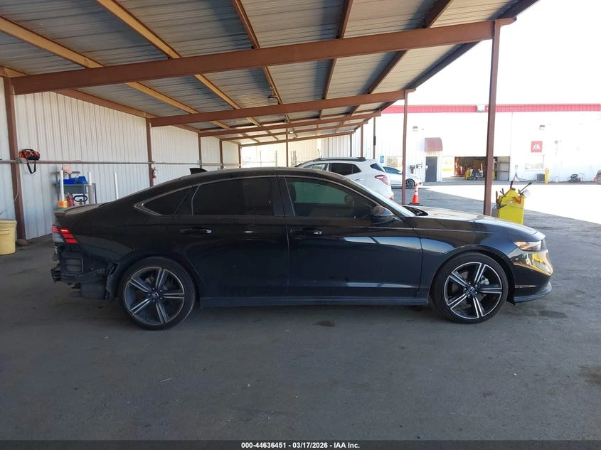 Honda Accord 2.0l Hybrid Sport, снимка 13 - Автомобили и джипове - 54618729
