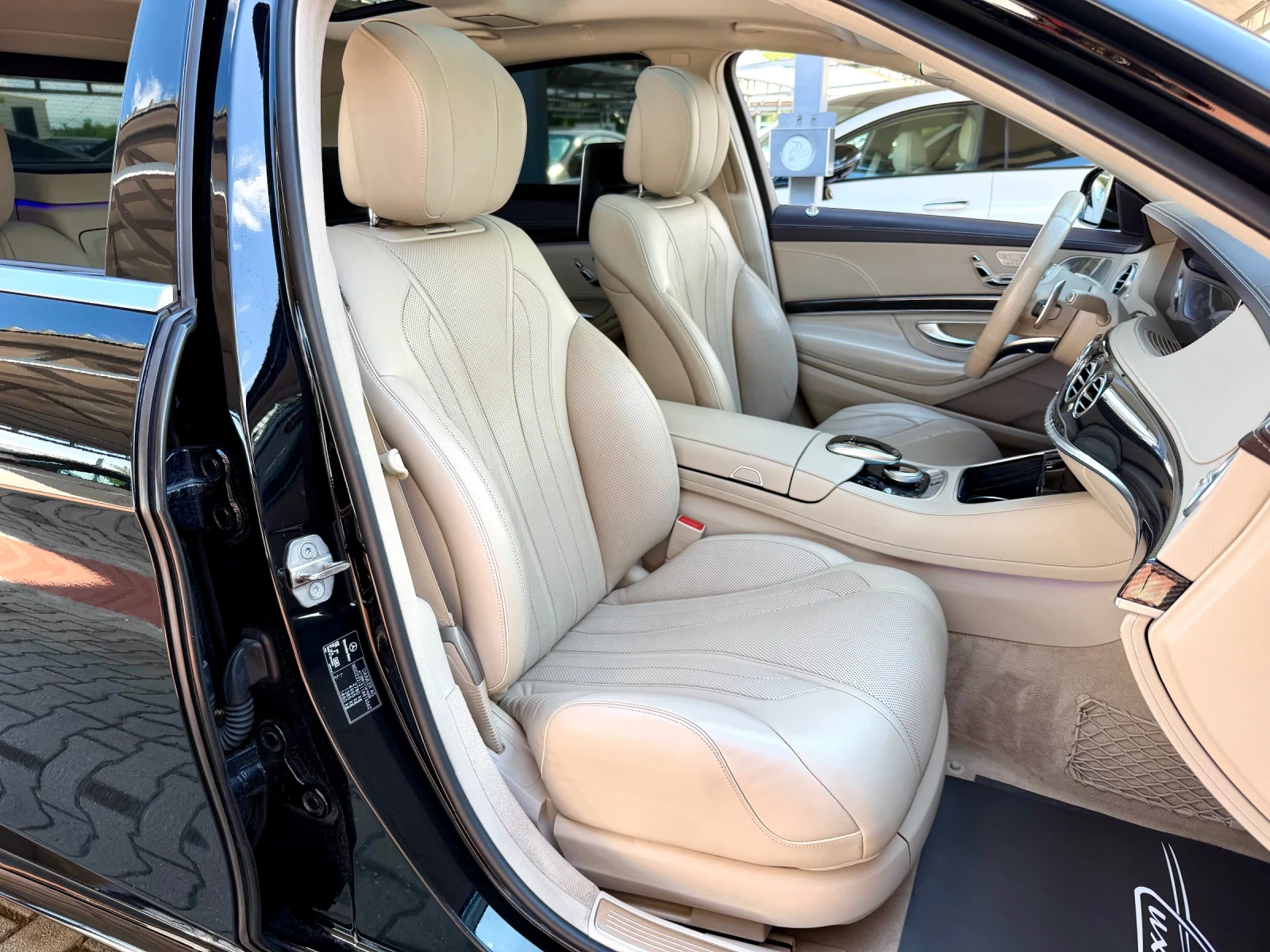 Mercedes-Benz S 350 LONG#4MATIC#AMG#PANORAMA#3xTV#FULL FULL, снимка 9 - Автомобили и джипове - 54936138