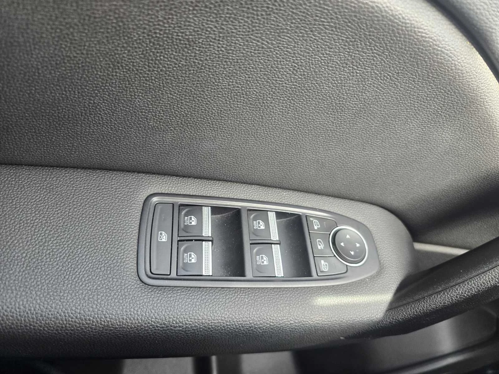 Renault Captur PLUG-IN HYBRID 140 | Mobile.bg � ����������� 12