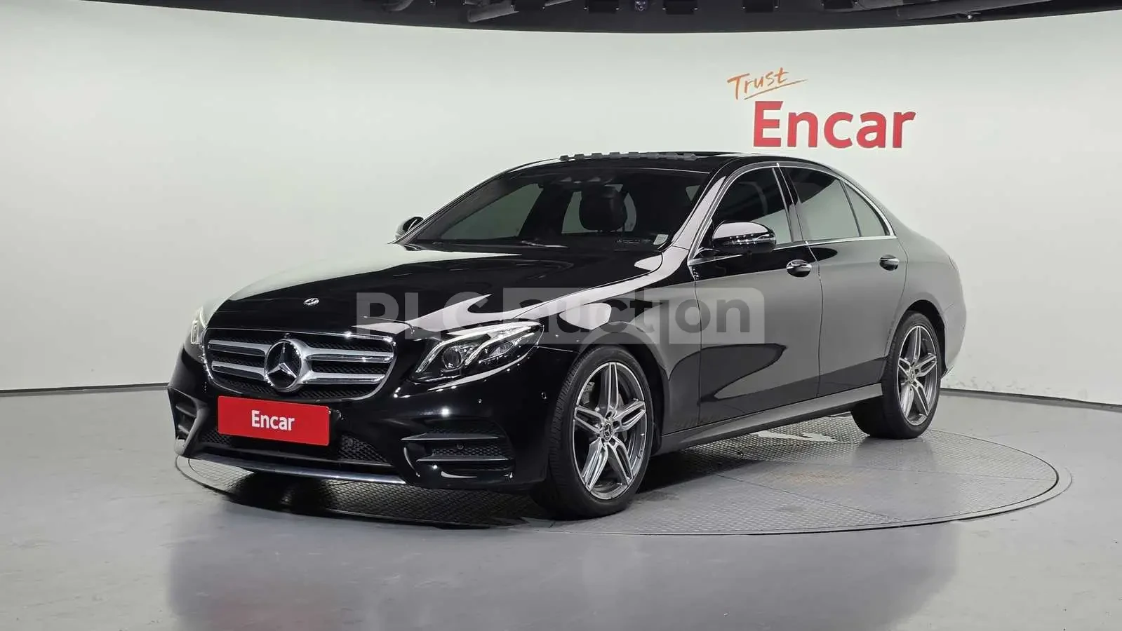 Mercedes-Benz E 300 AMG LINE HEAD UP 360CAM PANORAMA BURMESTER
