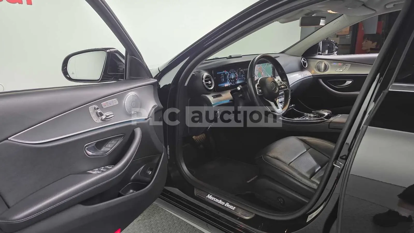 Mercedes-Benz E 300 AMG LINE HEAD UP 360CAM PANORAMA BURMESTER | Mobile.bg � ����������� 9