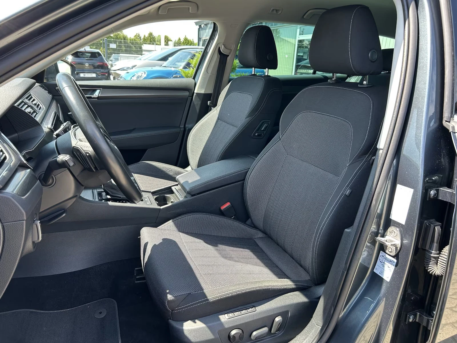 Skoda Superb 2.0TDI/150HP/STYLE/DSG/MATRIX/AHK/MEMO/CPLAY/572q, снимка 7 - Автомобили и джипове - 55563944