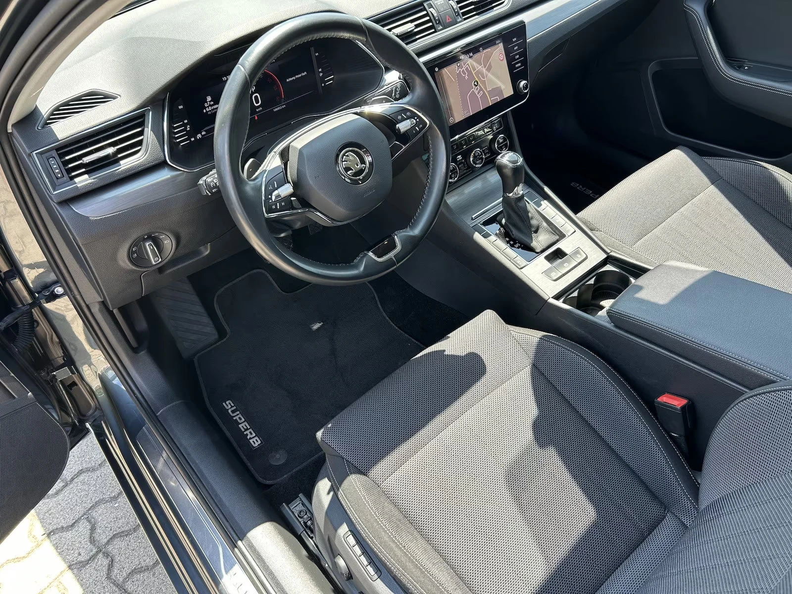 Skoda Superb 2.0TDI/150HP/STYLE/DSG/MATRIX/AHK/MEMO/CPLAY/572q, снимка 8 - Автомобили и джипове - 55563944