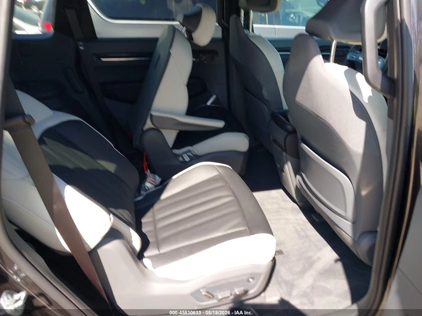 Kia EV9 Gt-Line, снимка 8 - Автомобили и джипове - 55812714