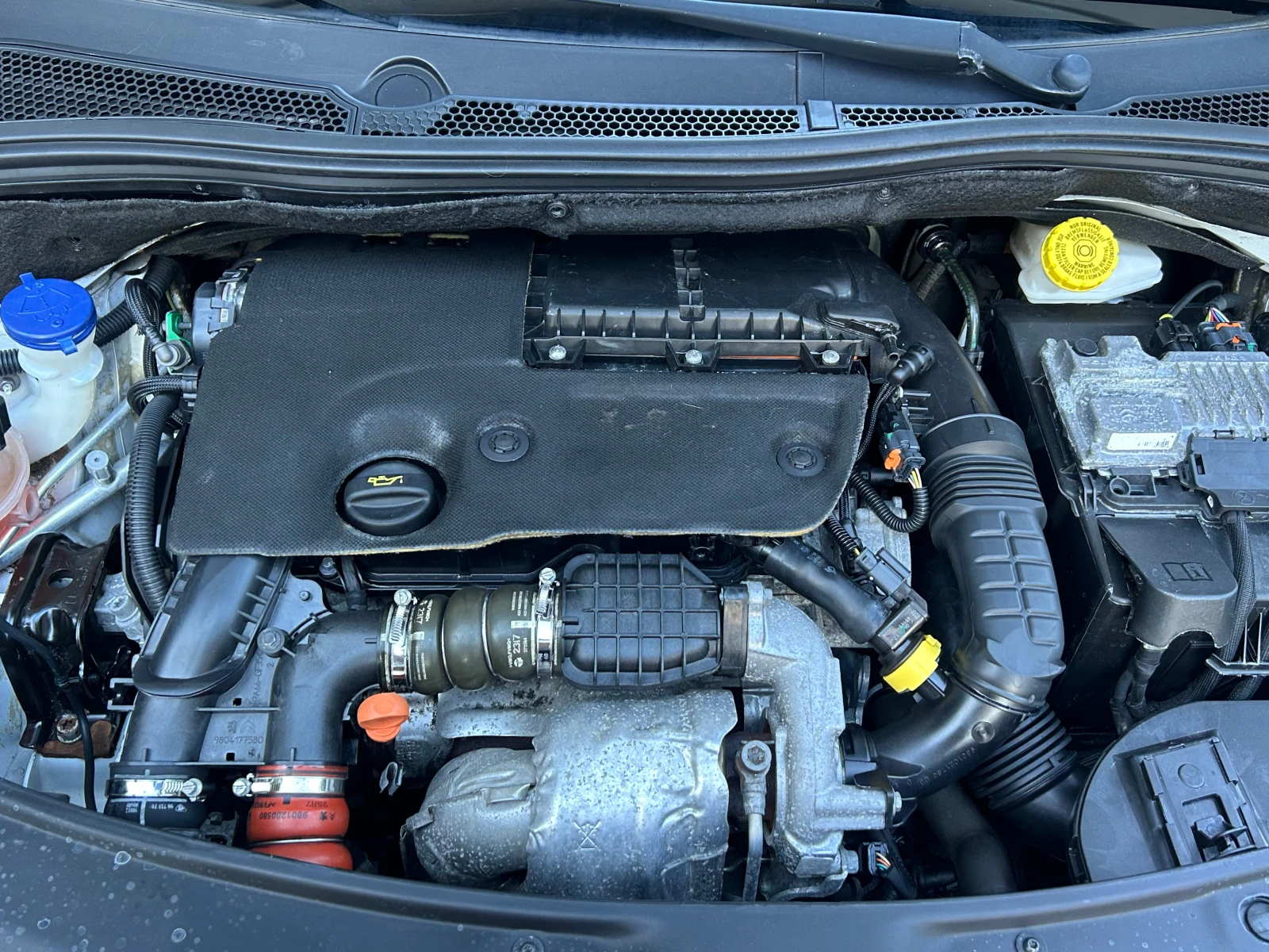 Peugeot 208 1, 6GT LINE BLUE HDI, снимка 16 - Автомобили и джипове - 55956840