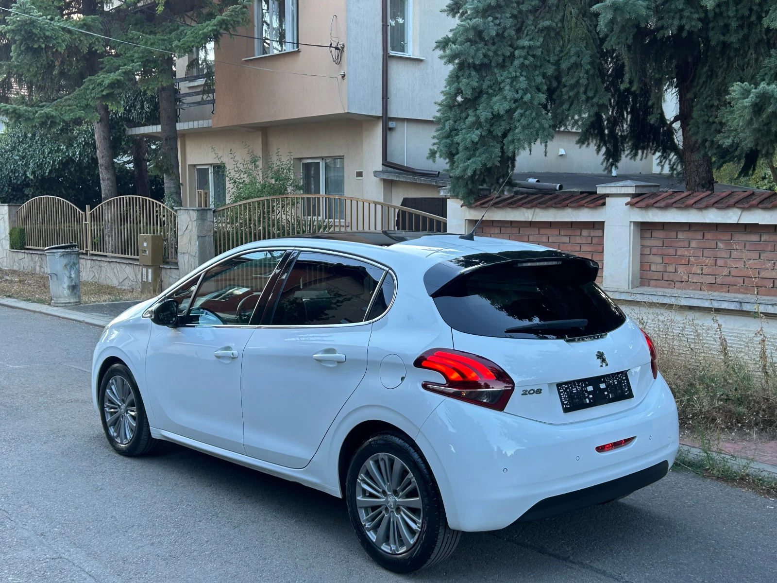 Peugeot 208 1, 6GT LINE BLUE HDI, снимка 6 - Автомобили и джипове - 55956840