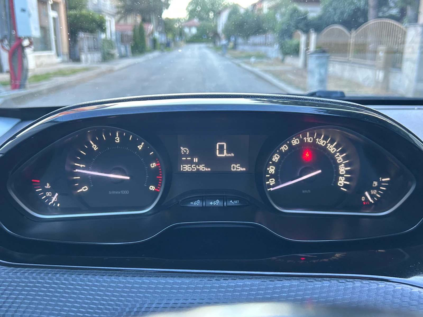 Peugeot 208 1, 6GT LINE BLUE HDI, снимка 14 - Автомобили и джипове - 55956840