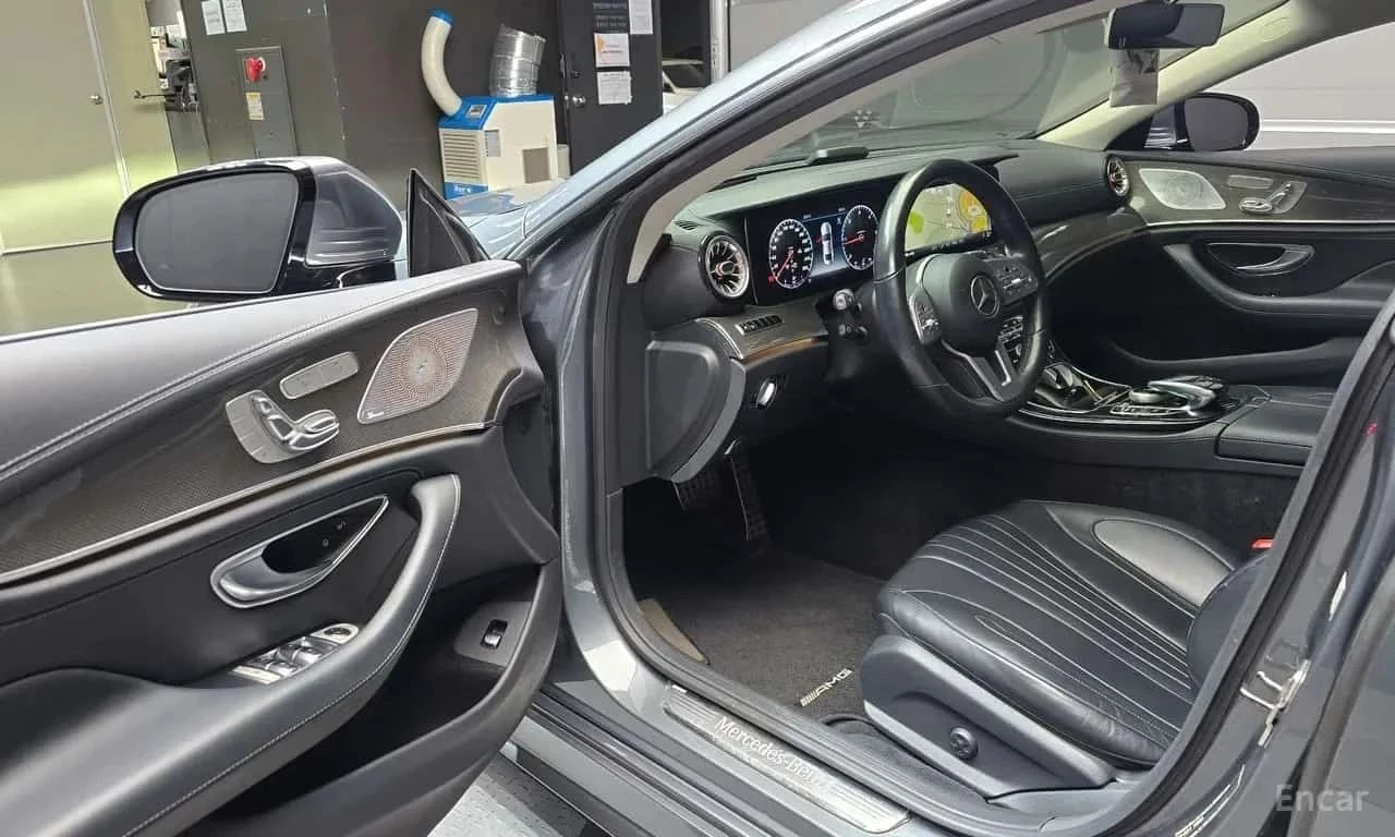 Mercedes-Benz CLS 300, снимка 6 - Автомобили и джипове - 56723580