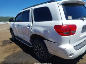 Toyota Sequoia * LIMITED* 5.7L* V8* ПАНО* KEYLESS* Camera* ПОДГРЕ, снимка 16