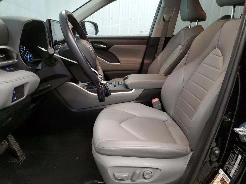 Toyota Highlander HYBRID XLE, снимка 7 - Автомобили и джипове - 48296555