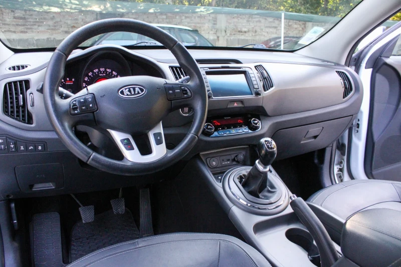 Kia Sportage 2.0CRDI 4X4 PREMIUM, снимка 10 - Автомобили и джипове - 51024907