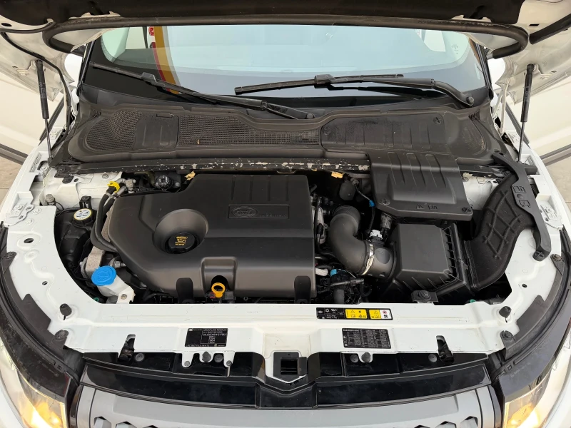Land Rover Range Rover Evoque 2.0D 4x4 150кс, снимка 15 - Автомобили и джипове - 53567742
