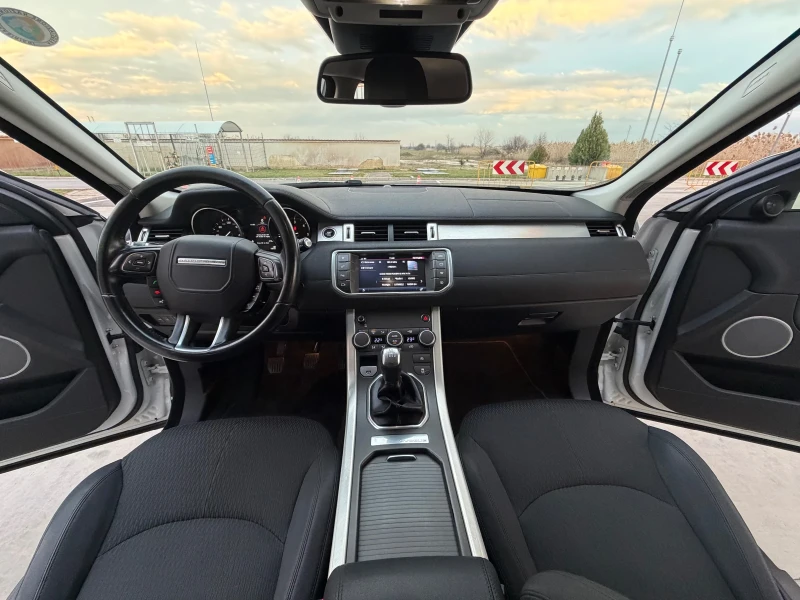 Land Rover Range Rover Evoque 2.0D 4x4 150кс, снимка 12 - Автомобили и джипове - 53567742