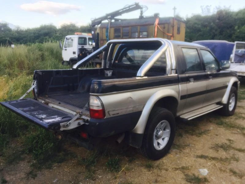 Mitsubishi L200 2.5 TD *Magnum*, снимка 2 - Автомобили и джипове - 15224934