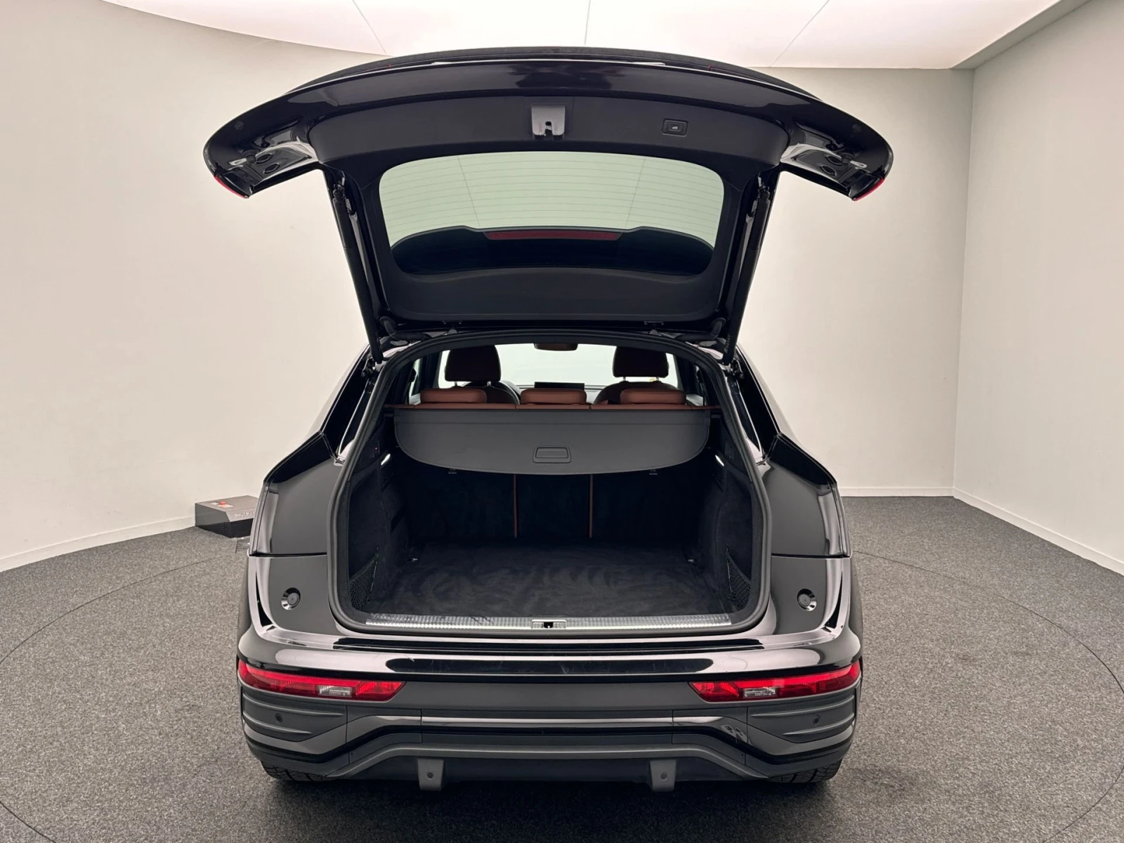 Audi Q5 Sportback 35 TDI S Line - Diesel , снимка 15 - Автомобили и джипове - 53972808