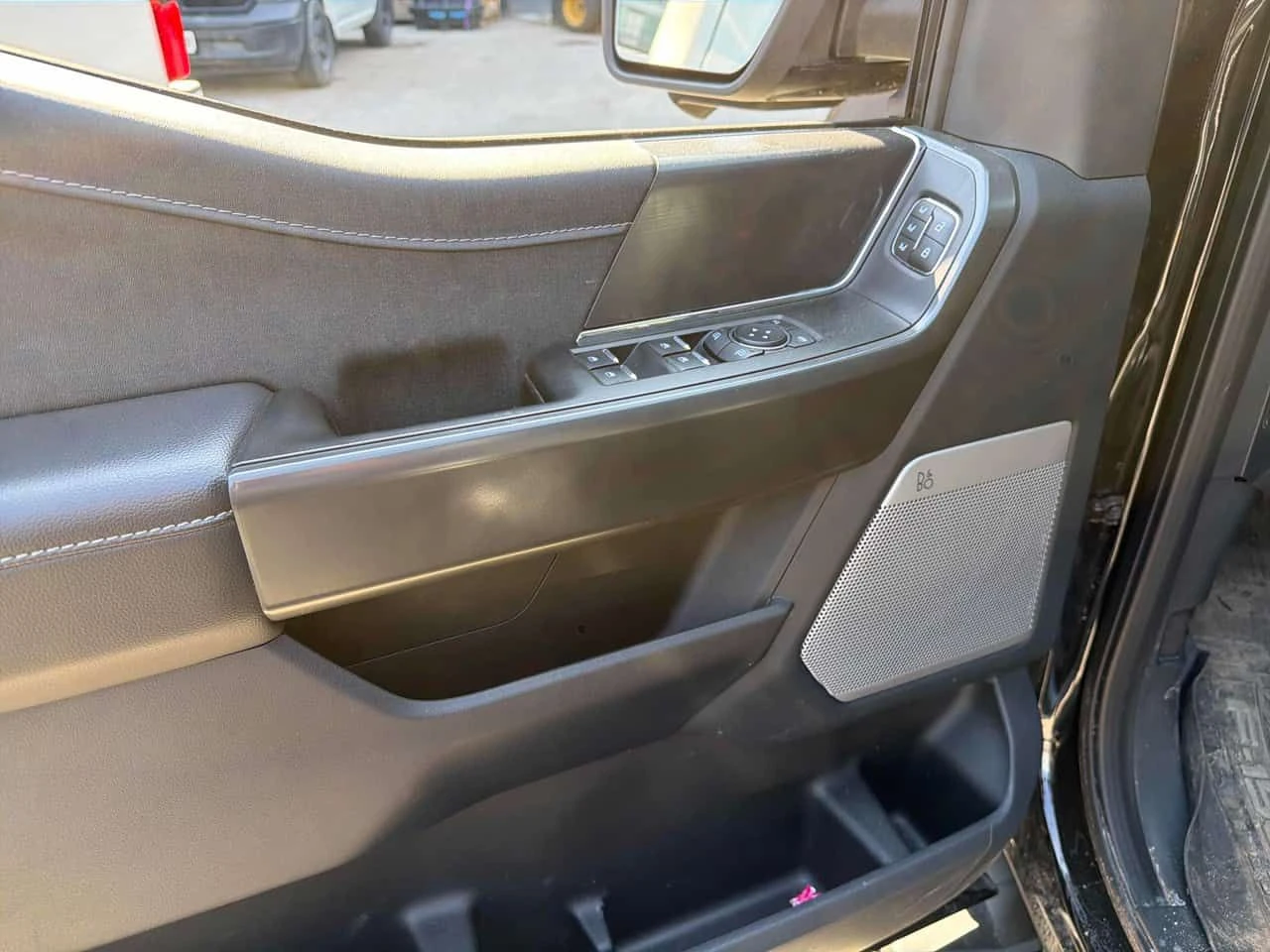 Ford F150 * LARIAT * 2 КЛЮЧА* PANO* KEYLESS* ПОДГРЕВ* , снимка 11 - Автомобили и джипове - 54143201