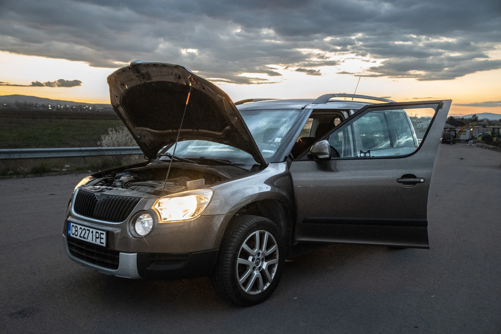 Skoda Yeti, снимка 12 - Автомобили и джипове - 54157716