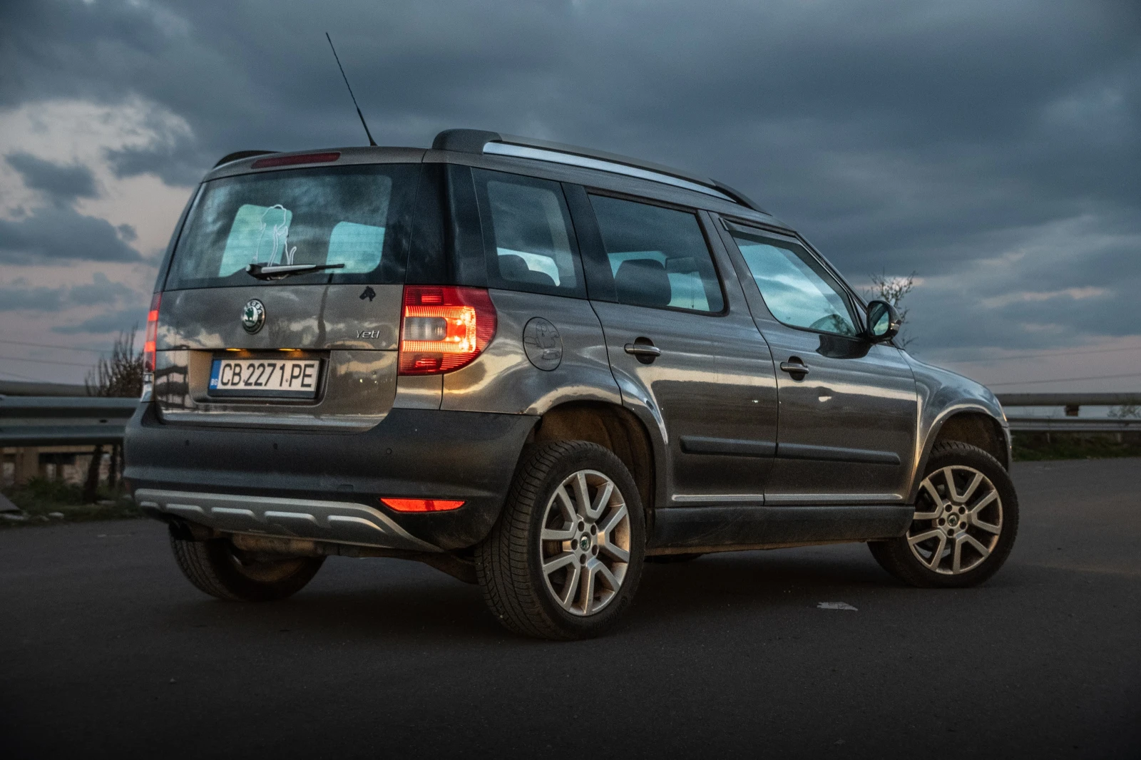 Skoda Yeti, снимка 3 - Автомобили и джипове - 54157716