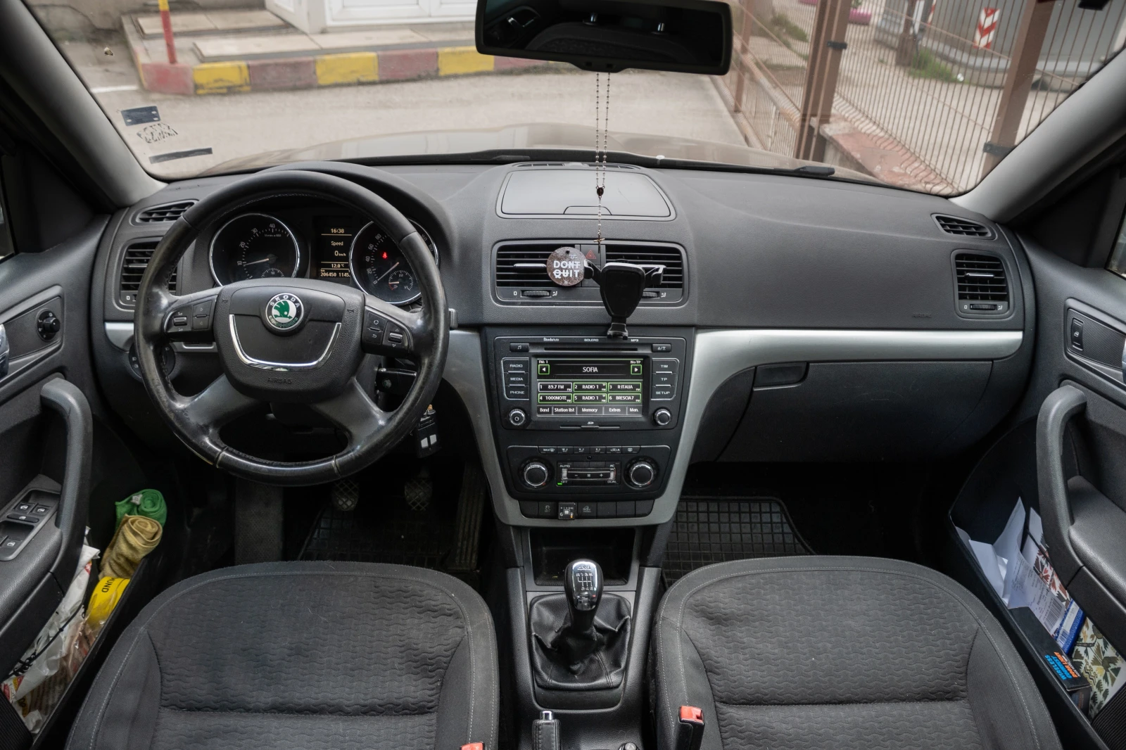 Skoda Yeti, снимка 11 - Автомобили и джипове - 54157716