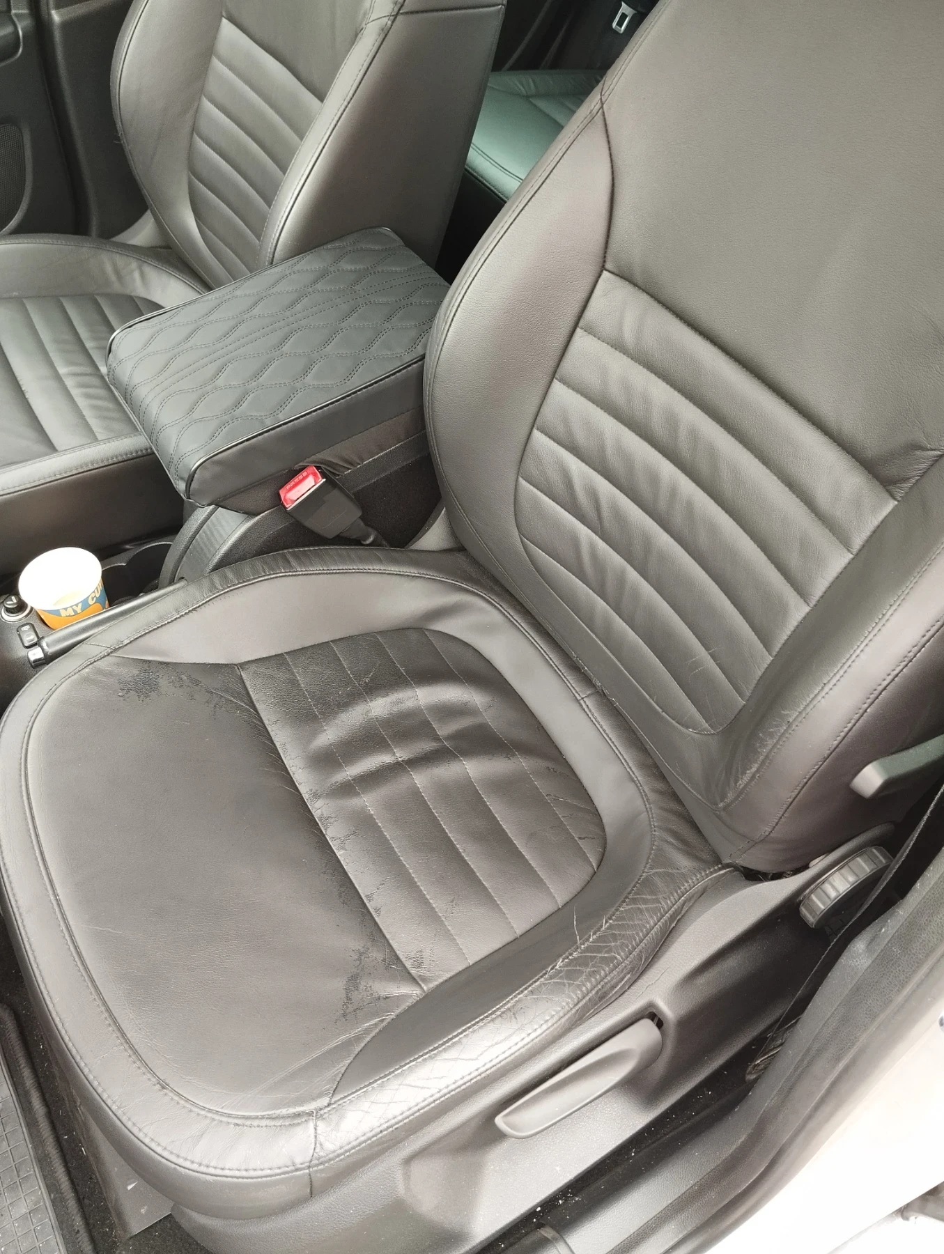 Skoda Yeti 1.6 TDI, снимка 4 - Автомобили и джипове - 54167885