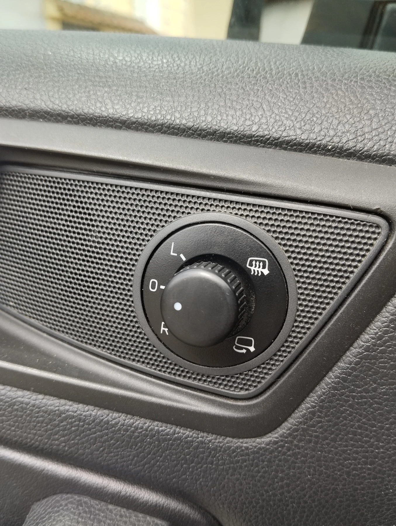 Skoda Yeti 1.6 TDI, снимка 14 - Автомобили и джипове - 54167885