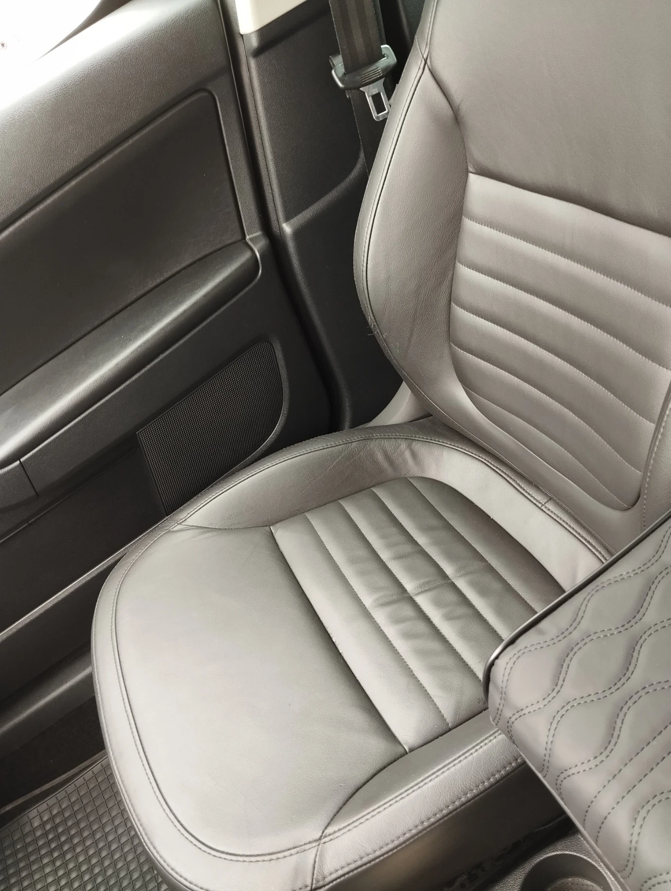 Skoda Yeti 1.6 TDI, снимка 11 - Автомобили и джипове - 54167885