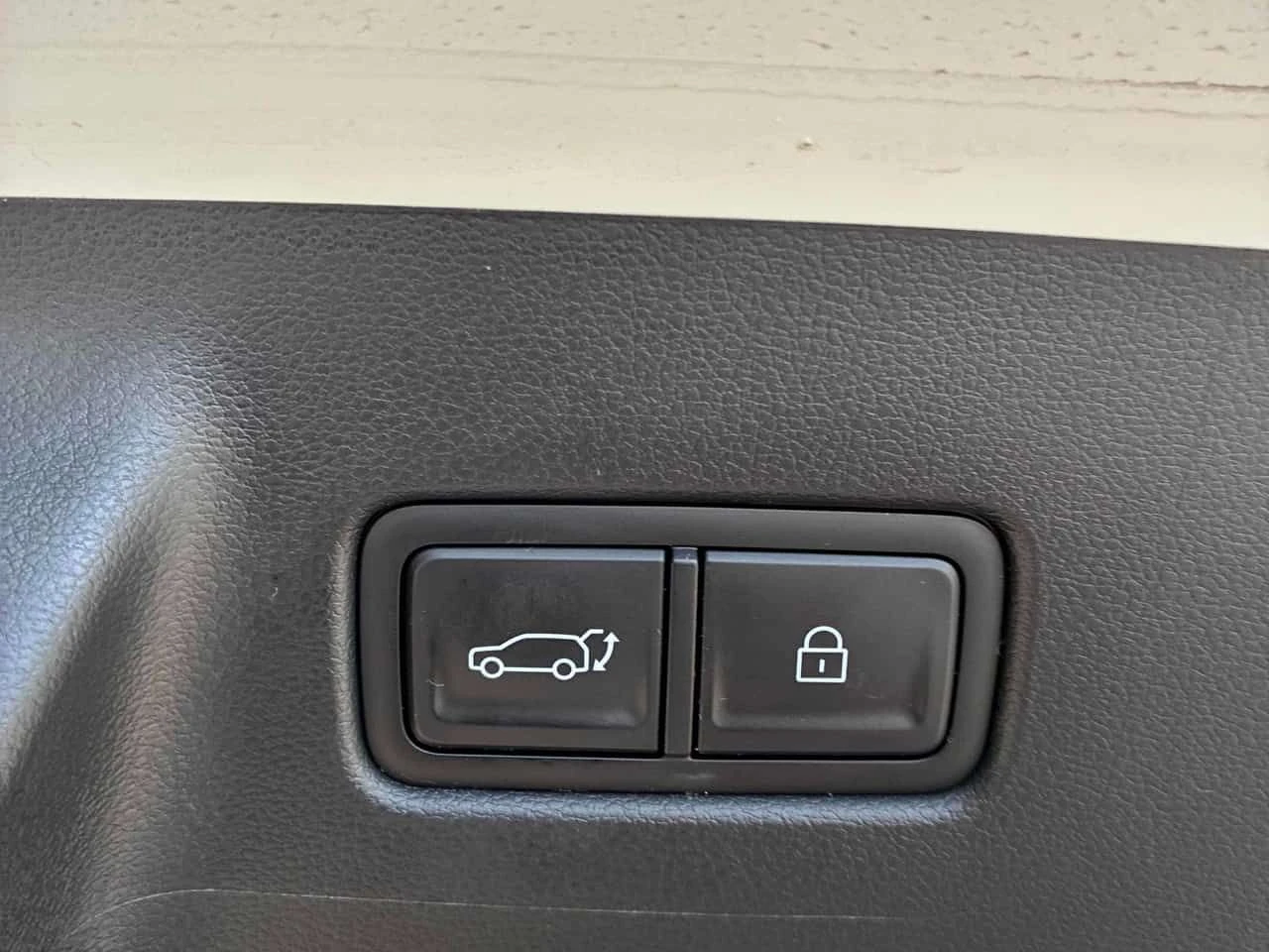 Hyundai Santa fe * Luxury * PANO* KEYLESS* ПОДГРЕВ* , снимка 16 - Автомобили и джипове - 54321381