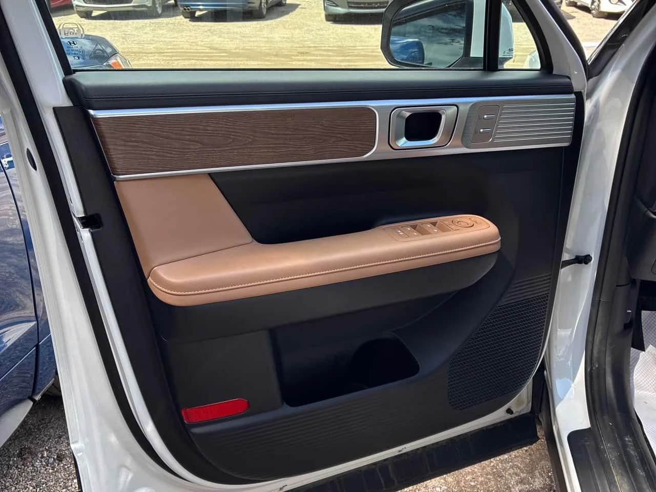 Hyundai Santa fe * Luxury * PANO* KEYLESS* ПОДГРЕВ* , снимка 13 - Автомобили и джипове - 54321381