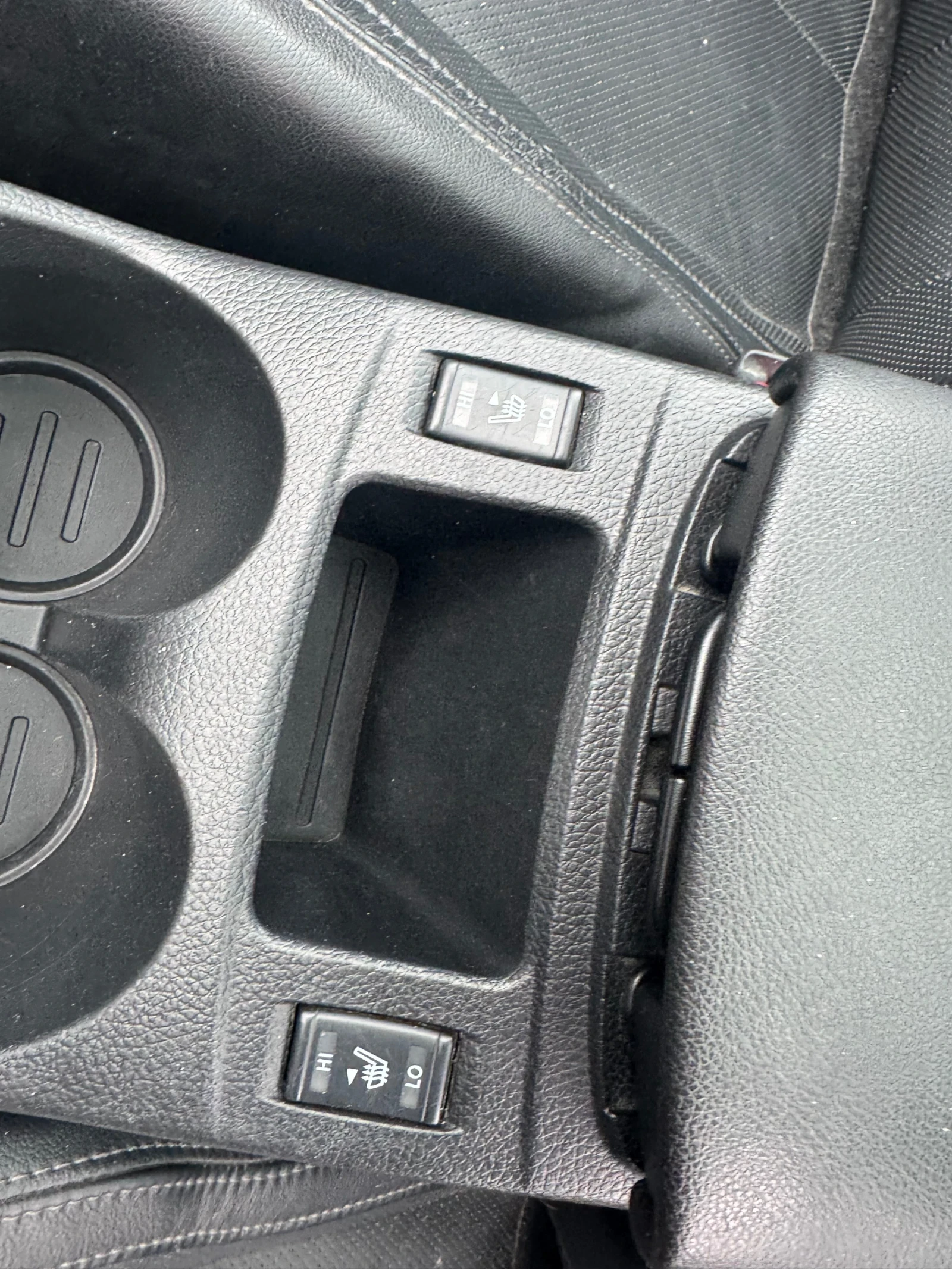 Nissan Qashqai 1.6 DCI Tekna Premium + Avtomat, снимка 16 - Автомобили и джипове - 54550790