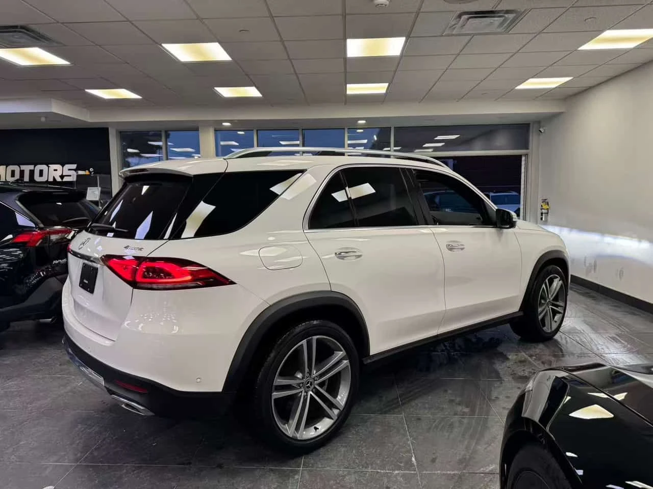 Mercedes-Benz GLE 450 BURMESTER/ОБДУХВАНЕ/ПАНОРАМА/360/HUD, снимка 4 - Автомобили и джипове - 54655865