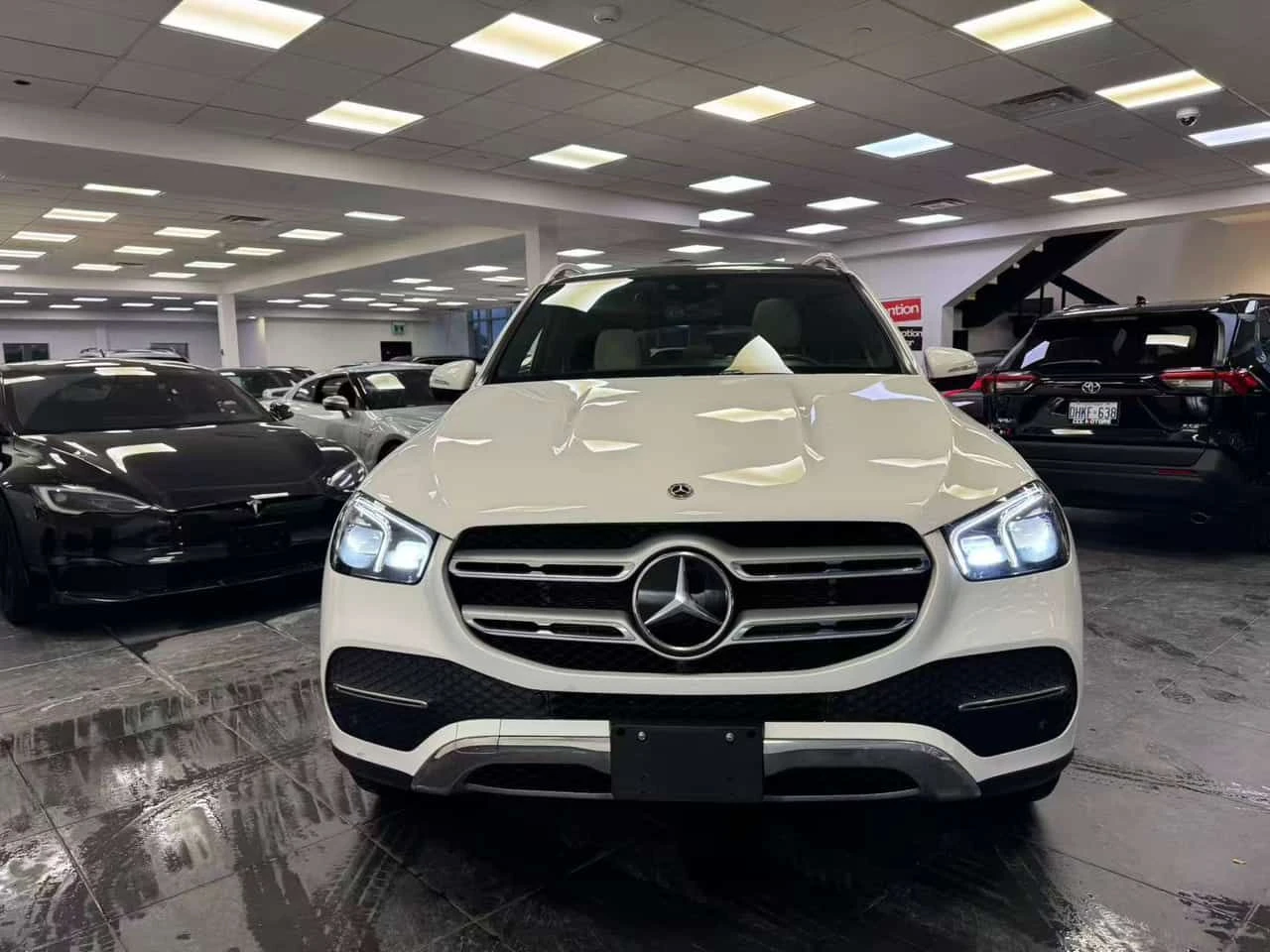 Mercedes-Benz GLE 450 BURMESTER/ОБДУХВАНЕ/ПАНОРАМА/360/HUD, снимка 2 - Автомобили и джипове - 54655865
