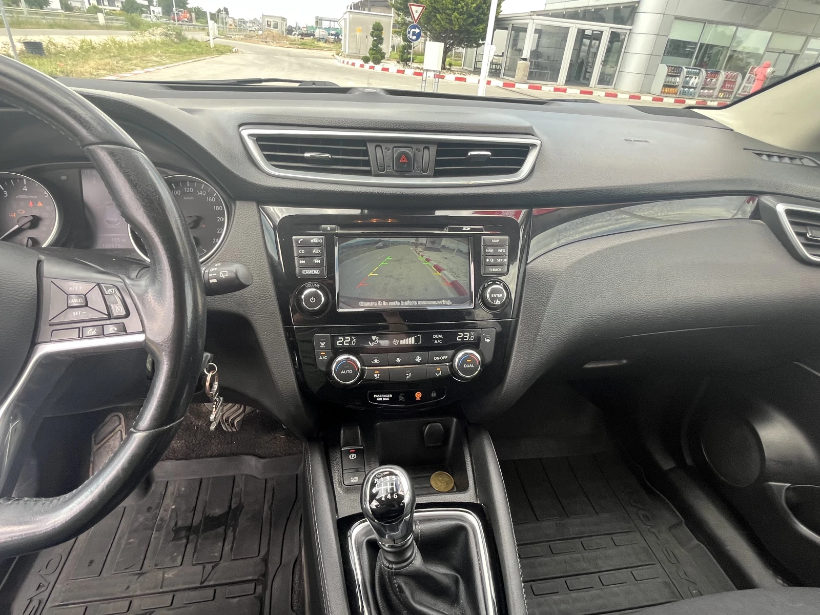 Nissan Qashqai, снимка 6 - Автомобили и джипове - 54758272