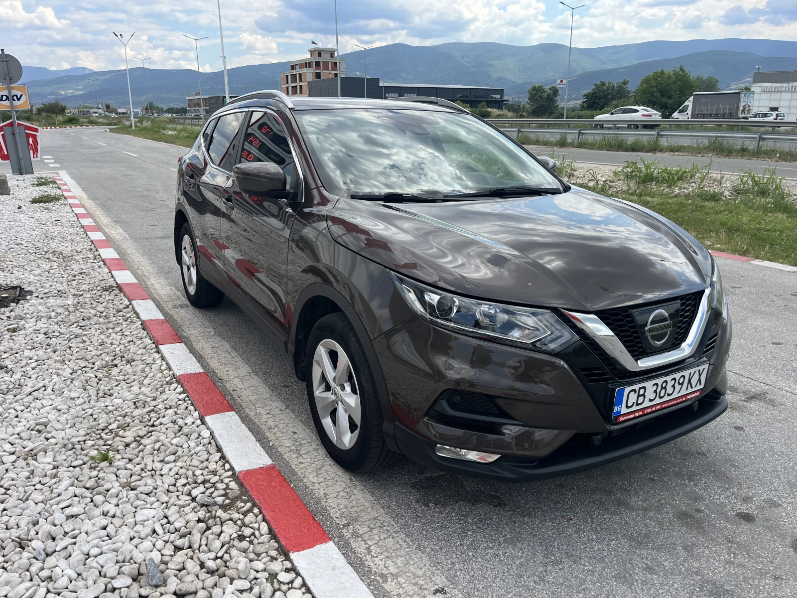 Nissan Qashqai, снимка 4 - Автомобили и джипове - 54758272