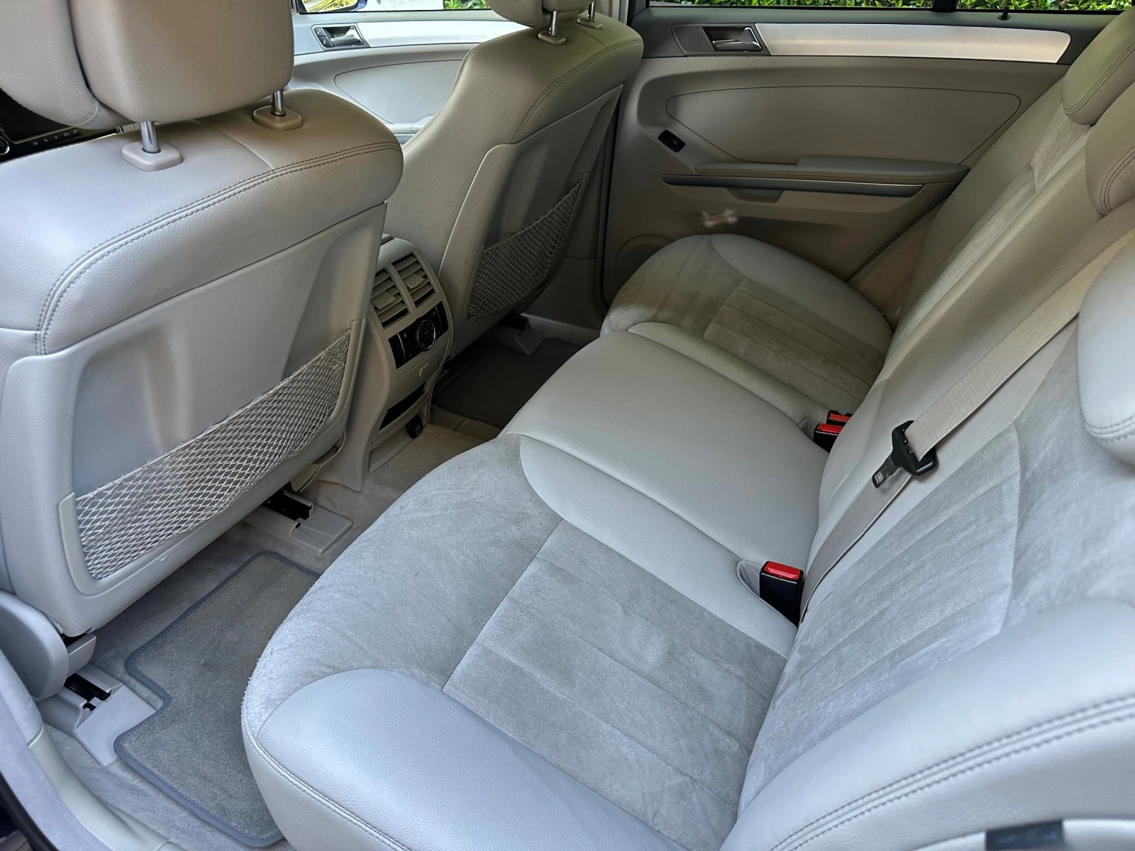 Mercedes-Benz ML 500 4MATIC* 306к.с.* AIRMATIC* PANORAMA* KEYLESS* MEMO, снимка 9 - Автомобили и джипове - 55018423