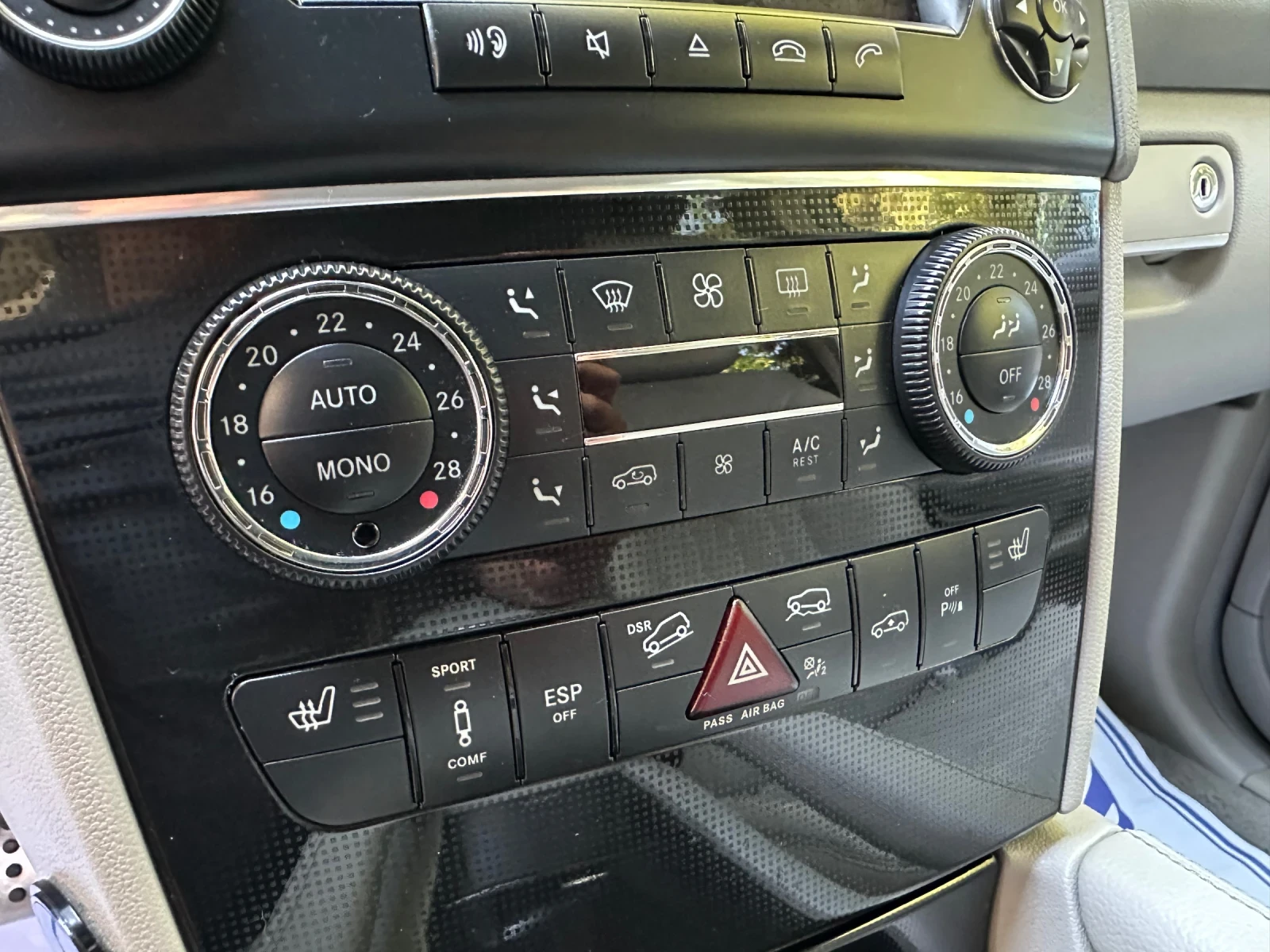 Mercedes-Benz ML 500 4MATIC* 306к.с.* AIRMATIC* PANORAMA* KEYLESS* MEMO, снимка 10 - Автомобили и джипове - 55018423