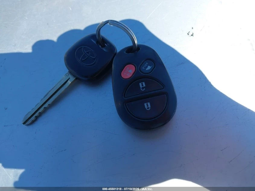 Toyota Sequoia * LIMITED* 5.7L* V8* ПАНО* KEYLESS* Camera* ПОДГРЕ, снимка 10 - Автомобили и джипове - 55654621