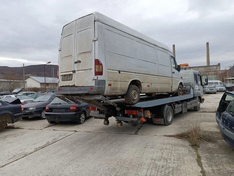 Mercedes-Benz Sprinter 313 2.2CDI, снимка 2 - Бусове и автобуси - 44319377