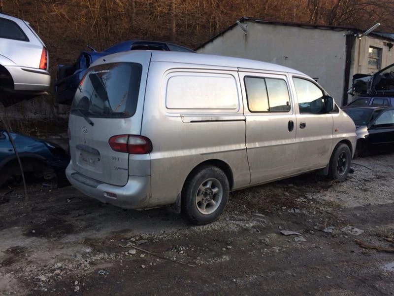 Hyundai H1 2.5 TDI, снимка 3 - Бусове и автобуси - 43182273