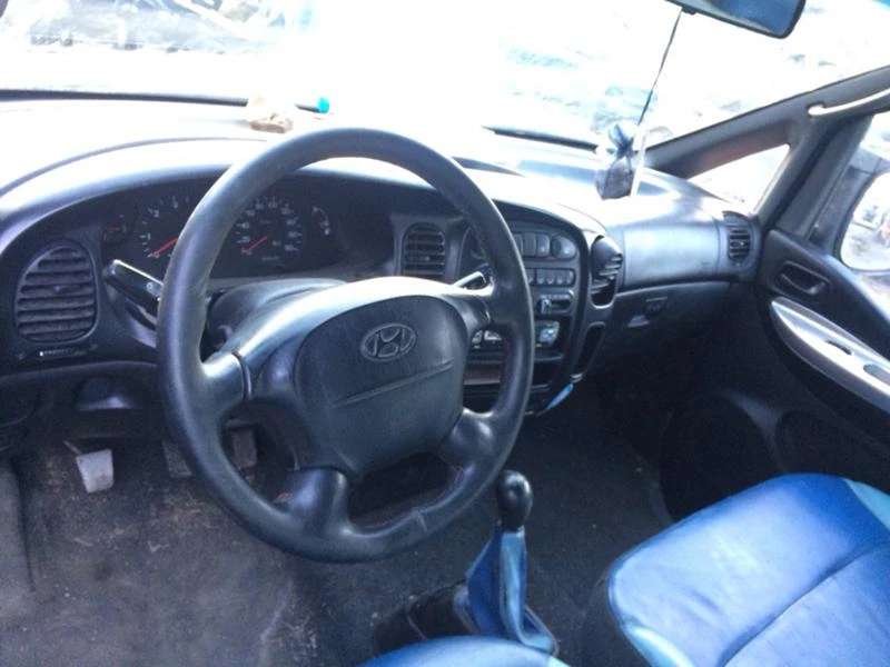 Hyundai H1 2.5 TDI, снимка 7 - Бусове и автобуси - 43182273