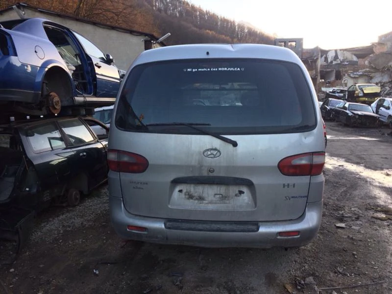 Hyundai H1 2.5 TDI, снимка 2 - Бусове и автобуси - 43182273