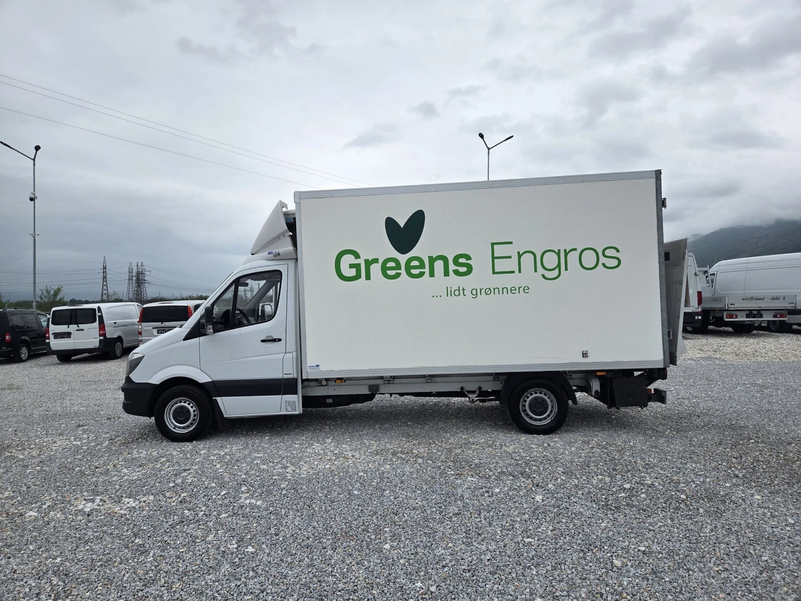 Mercedes-Benz Sprinter 316 Хладилен, 4.20 метра, Падащ борд, Ток , Клима - изображение 2