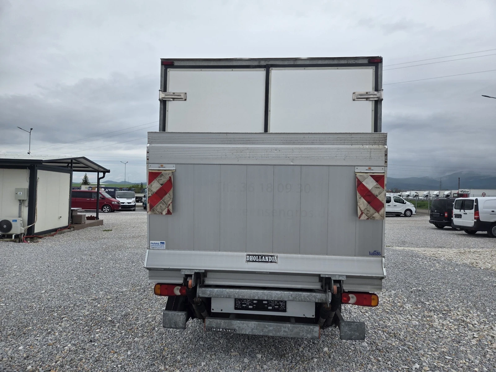 Mercedes-Benz Sprinter 316 Хладилен, 4.20 метра, Падащ борд, Ток , Клима - изображение 4