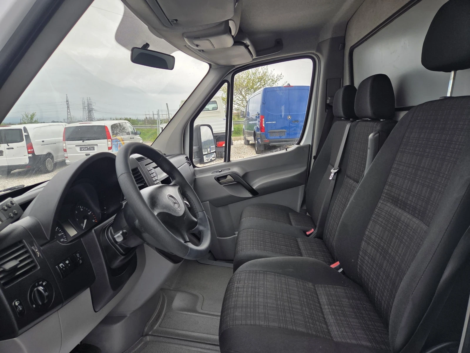 Mercedes-Benz Sprinter 316 Хладилен, 4.20 метра, Падащ борд, Ток , Клима - изображение 9