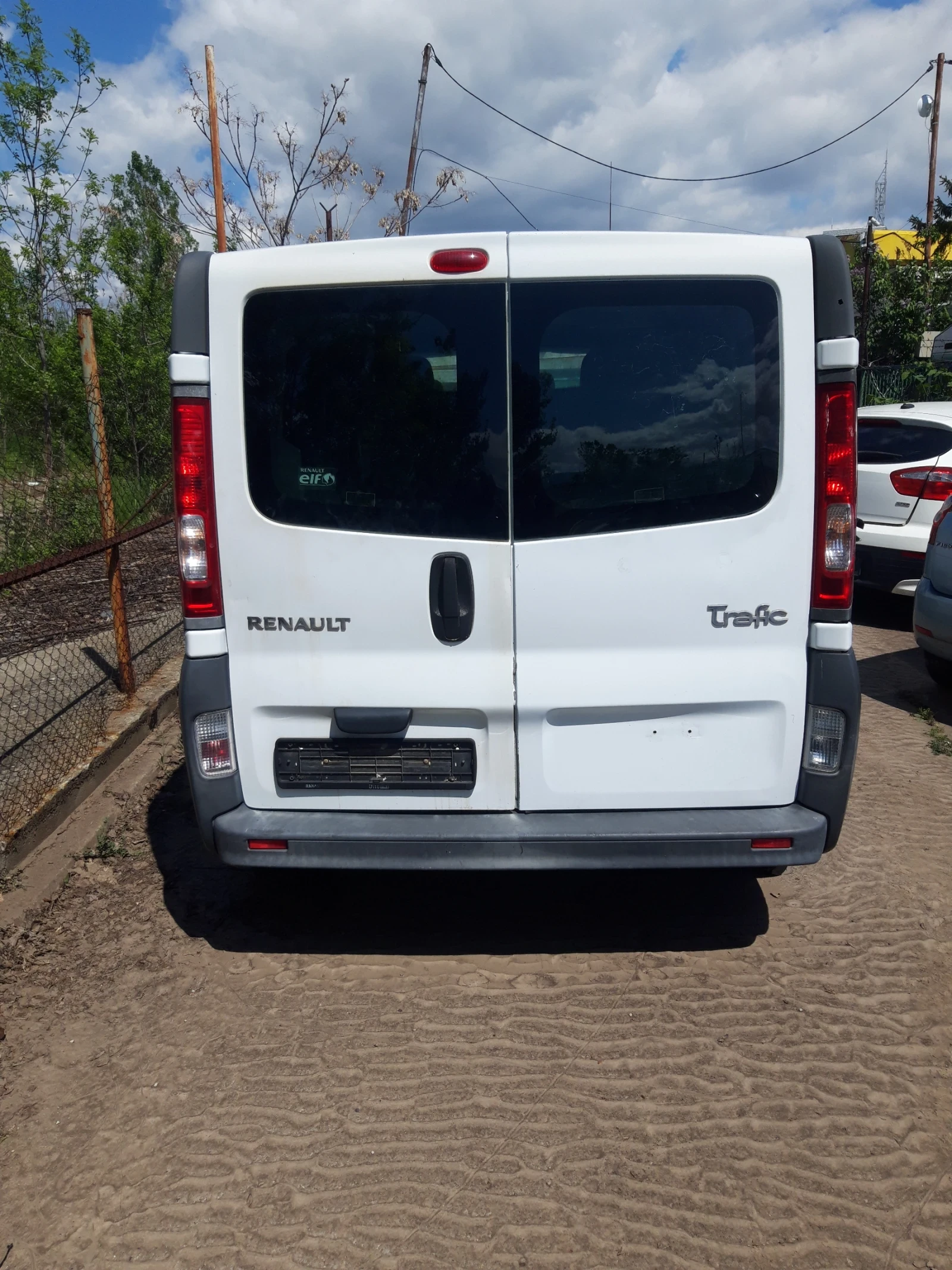 Renault Trafic 2.5DCI НА ЧАСТИ - изображение 4