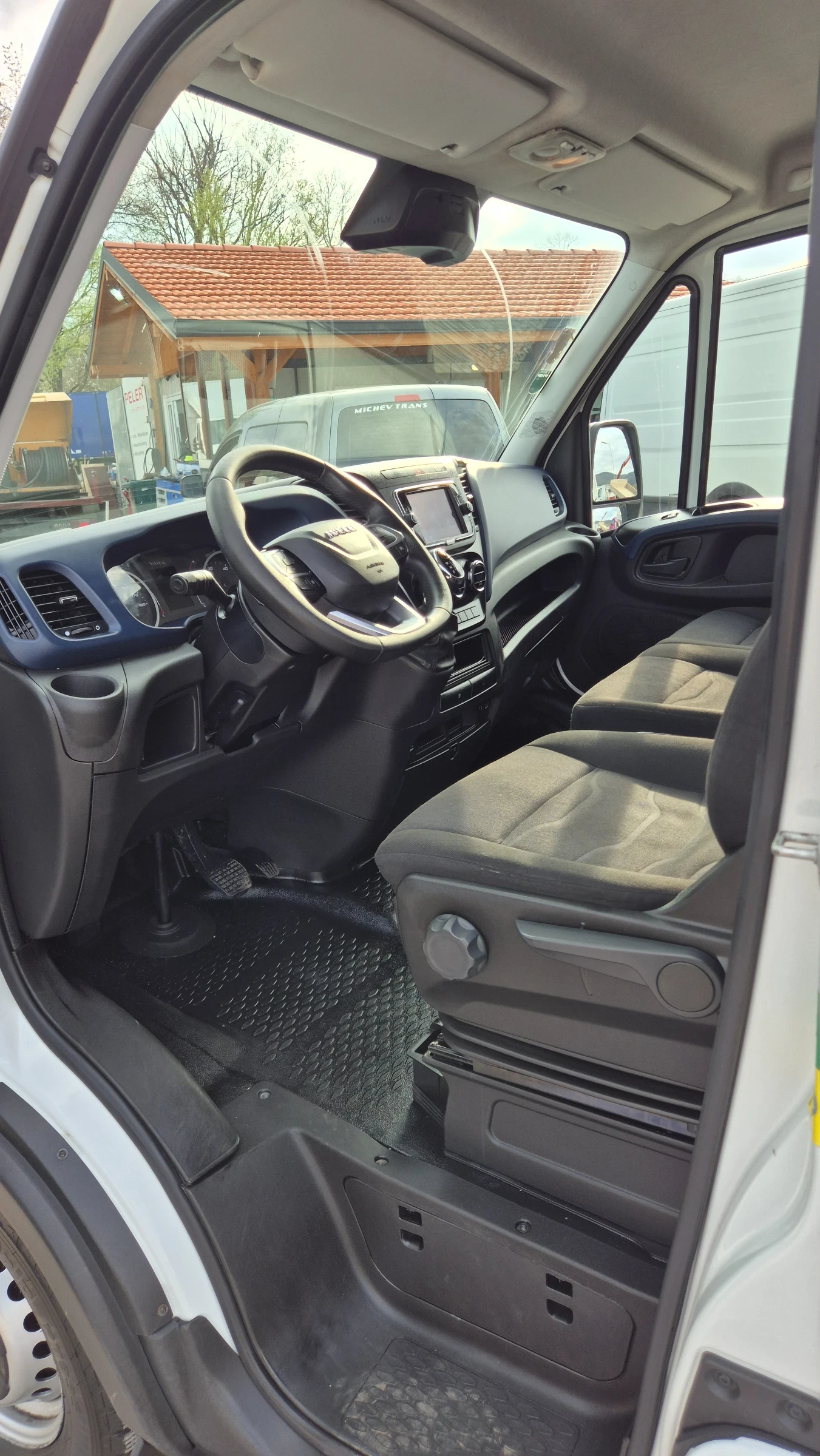 Iveco Daily 35s18* XXL* LED* HI-MATIC* , снимка 11 - Бусове и автобуси - 54220053