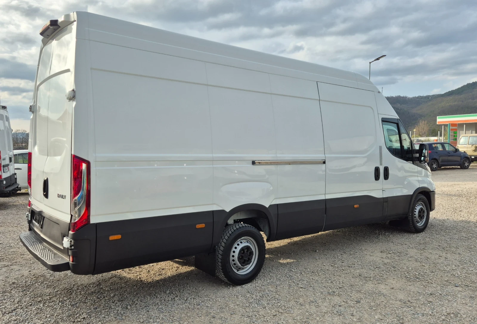 Iveco Daily 35s18* XXL* LED* HI-MATIC* , снимка 6 - Бусове и автобуси - 54220053